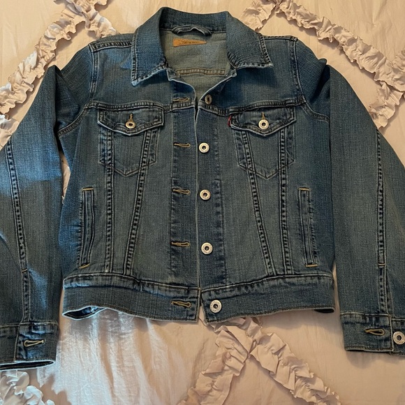 Levi's Jackets & Blazers - Women’s Levi Tucker jacket, M, washed blue, 4 pocket